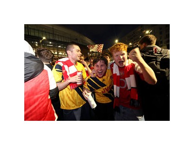 아스날 22년 만에 우승 확정 팬들 환호