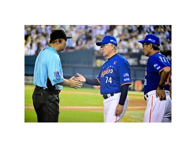KBO 체크 스윙 비디오 판독 도입 팬들 반응 뜨거워