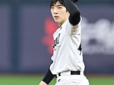 KT 깜짝 트레이드로 5선발 확보하며 분위기 띄워