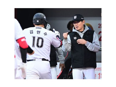KT 위즈가 우승후보를 제치고 단독 1위 달성